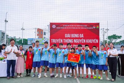 Bế mạc giải bóng đá thường niên Trường THCS và THPT Nguyễn Khuyến năm học 2025-2026