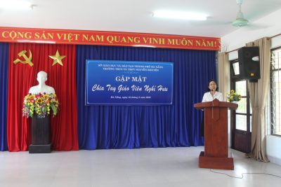 Chia tay thầy giáo Nguyễn Xuân Xanh, thầy Nguyễn Văn Hải và thầy Lê Quốc Hưng