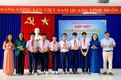 Gặp mặt các đội tuyển học sinh giỏi lớp 9 và lớp 12